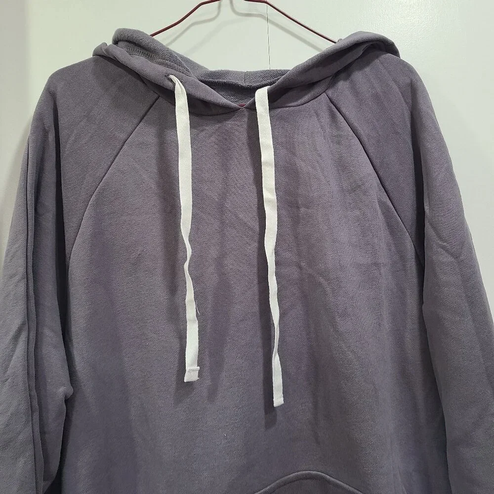 💰Make an offer, bundle and save💰 NWOT Oversized hoodie front pouch - Picture 2 of 5